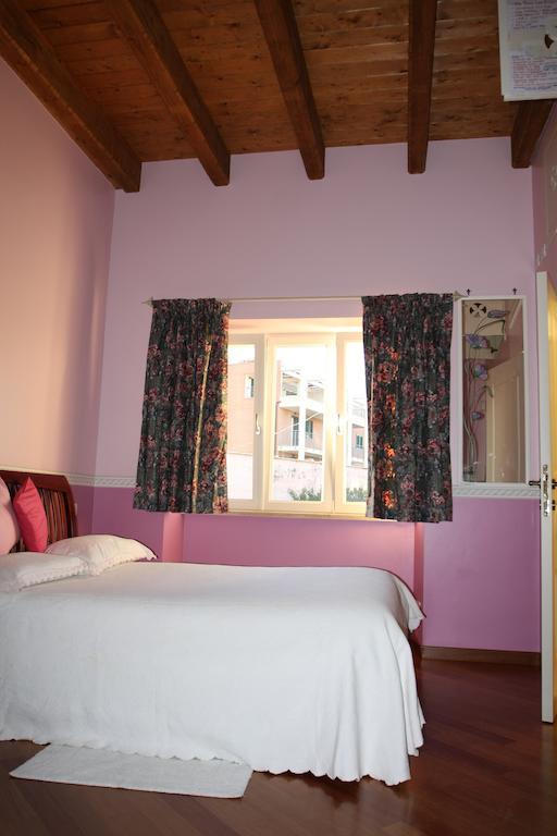 Bed And Breakfast Angolo Fiorito Civitavecchia Pokoj fotografie